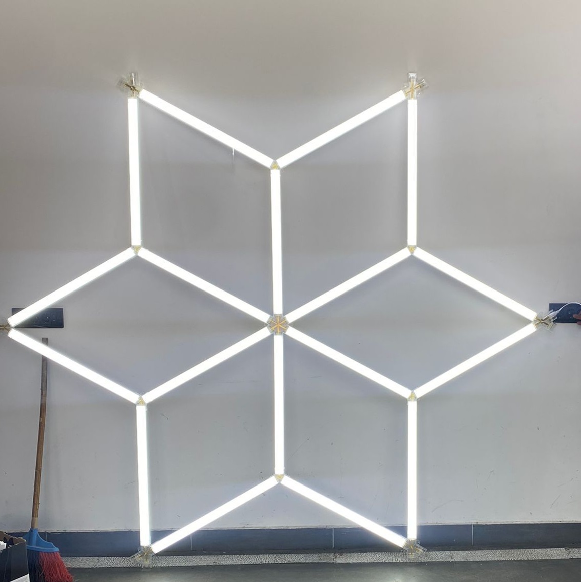 STAR - Image 2
